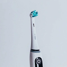 Электрическая зубная щетка Oral-B iO Series 10 White