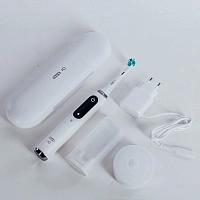 Электрическая зубная щетка Oral-B iO Series 10 White