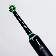 Электрическая зубная щетка Oral-B Pro 3 3500 Cross Action Black D505.513.3