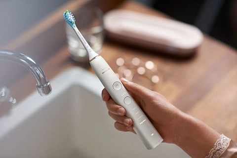Электрическая зубная щетка Philips Sonicare HX9911/94 DiamondClean Gold - изображение 9