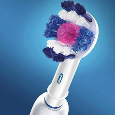 Braun Oral-B 3D White EB18рRB (2 шт.)