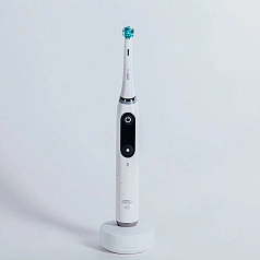 Электрическая зубная щетка Oral-B iO Series 10 White