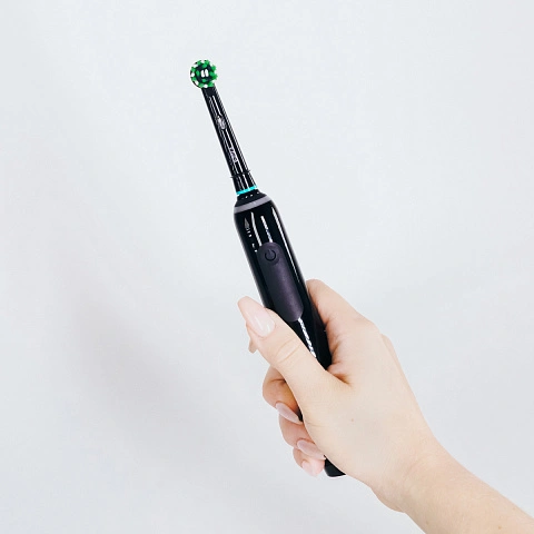 Электрическая зубная щетка Oral-B Pro 3 3500 Cross Action Black D505.513.3 - изображение 10