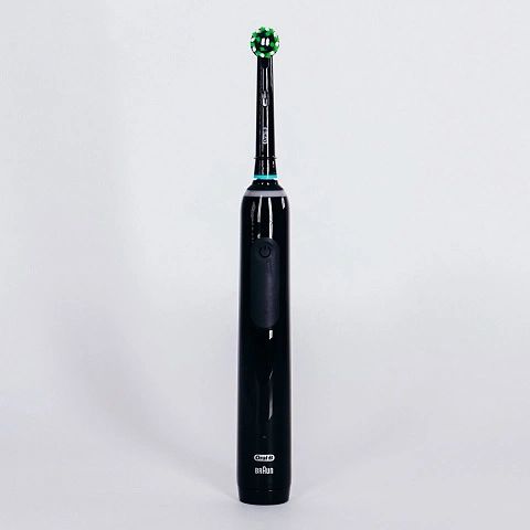 Электрическая зубная щетка Oral-B Pro 3 3500 Cross Action Black D505.513.3 - изображение 5